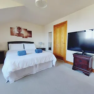 Private In House Close To Guest house