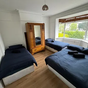  Guest house Big Family In At 2 Iveragh Rd-4 Ireland